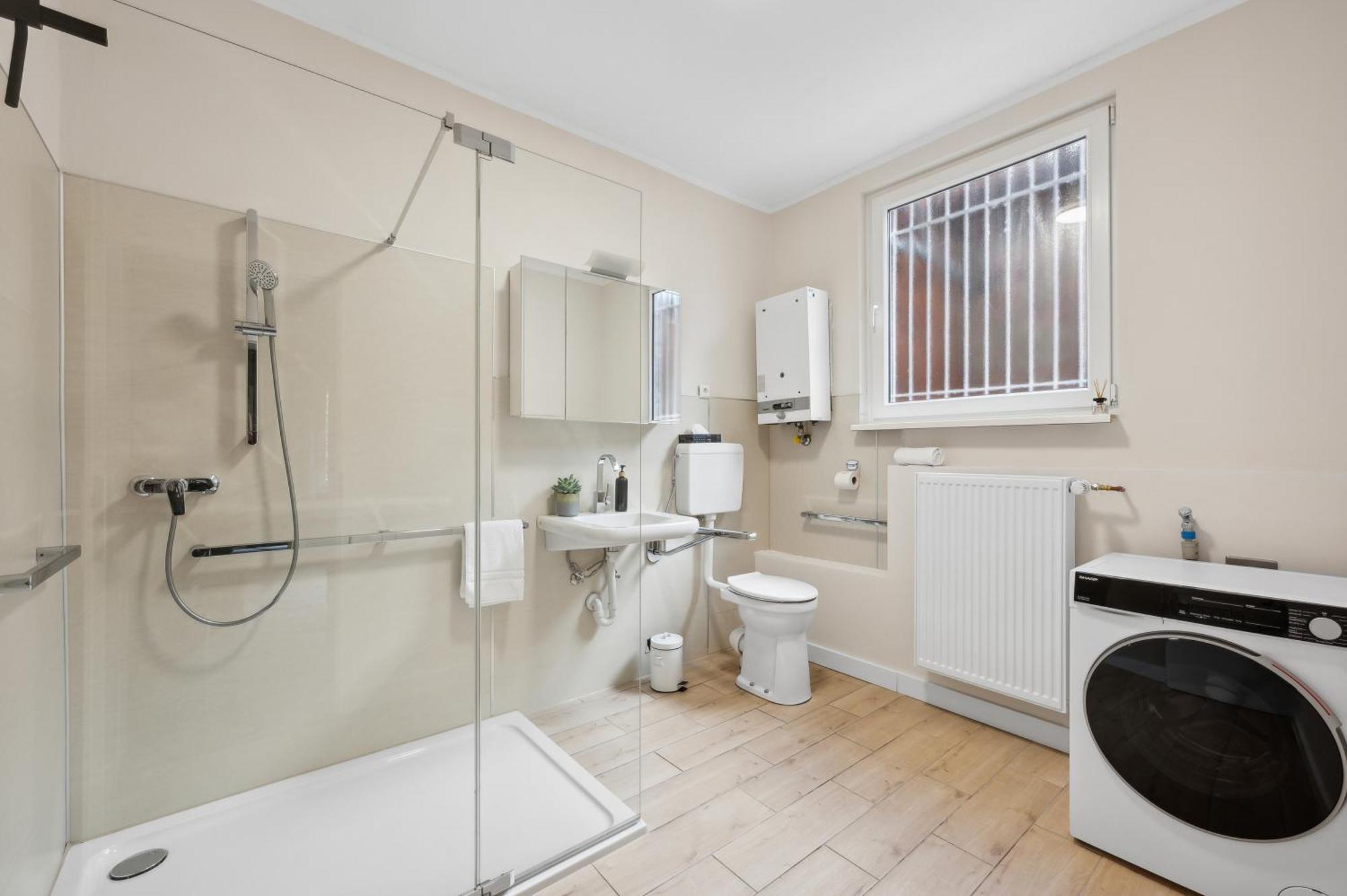 Altstadt Apartment Am Wasser Mit Parkplatz Und Riesigem Garten バート・クロイツナハ エクステリア 写真